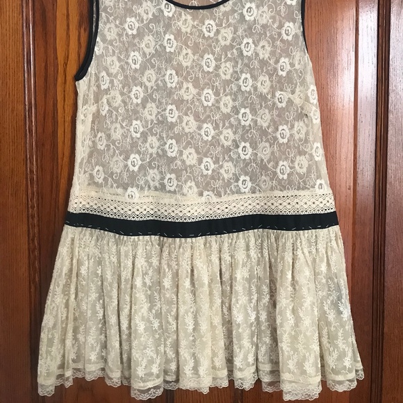 Lace Blouse - Picture 2 of 4